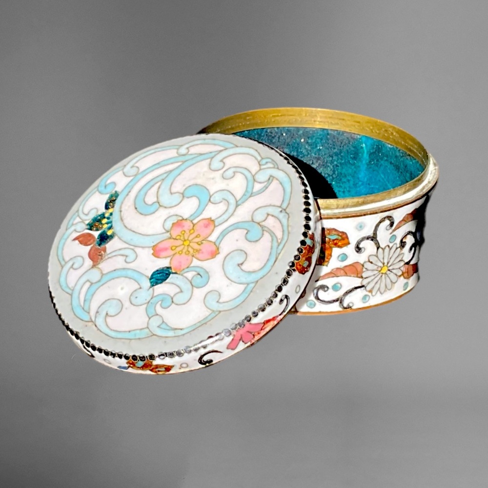 🌺Rare Antique Enamel Trinket Box